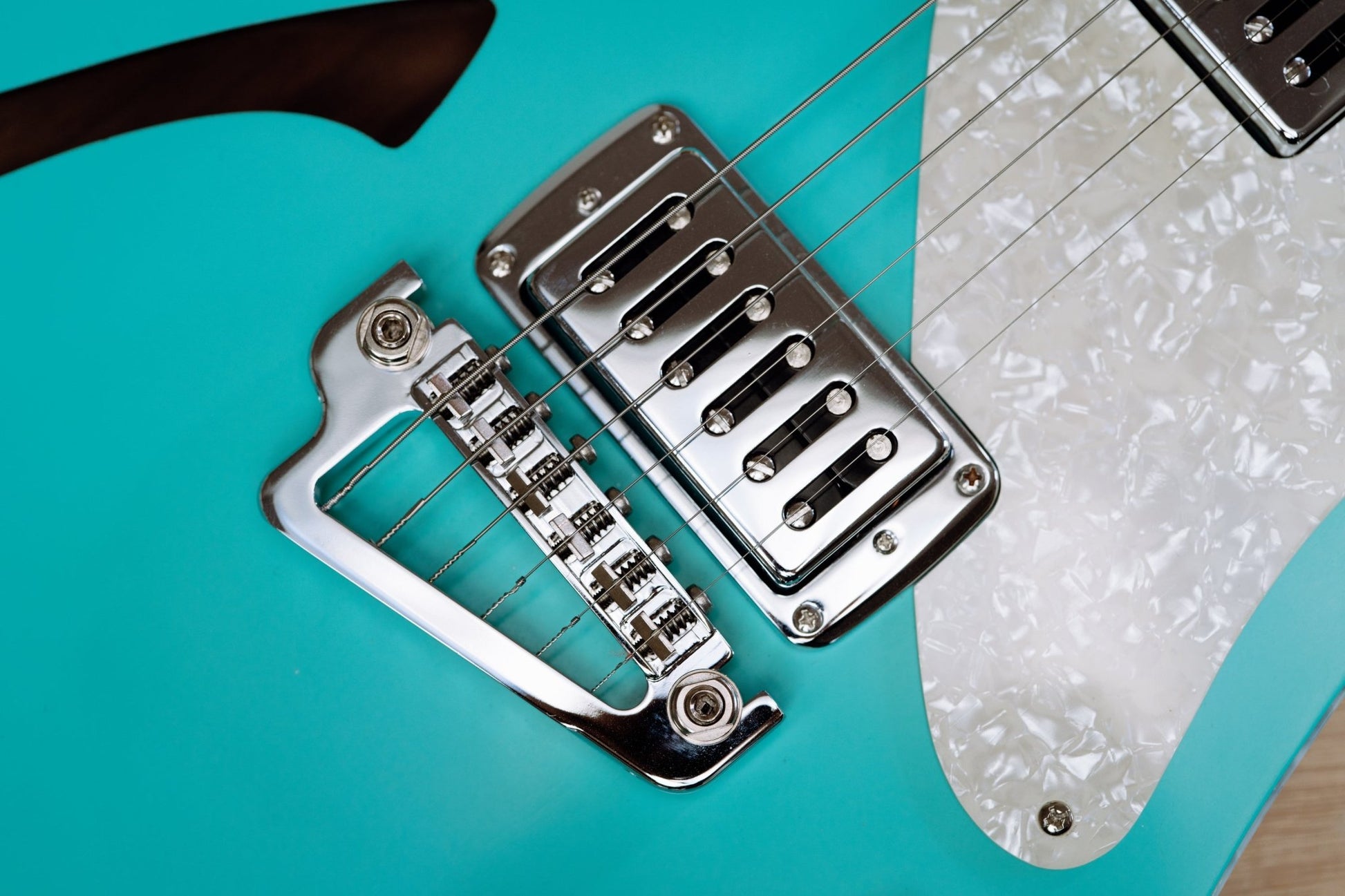 INDIANA CLASSIC IN SEA FOAM GREEN (BUILT - TO - ORDER) - westvalleyguitars