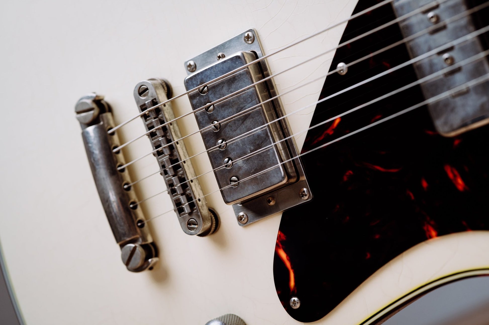 INDIANA VINTAGE WHITE * - westvalleyguitars