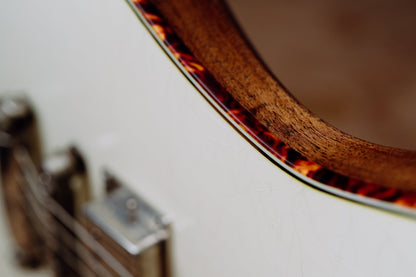 INDIANA VINTAGE WHITE * - westvalleyguitars