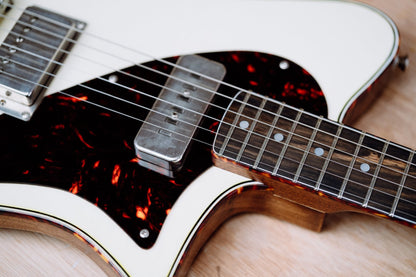 INDIANA VINTAGE WHITE * - westvalleyguitars